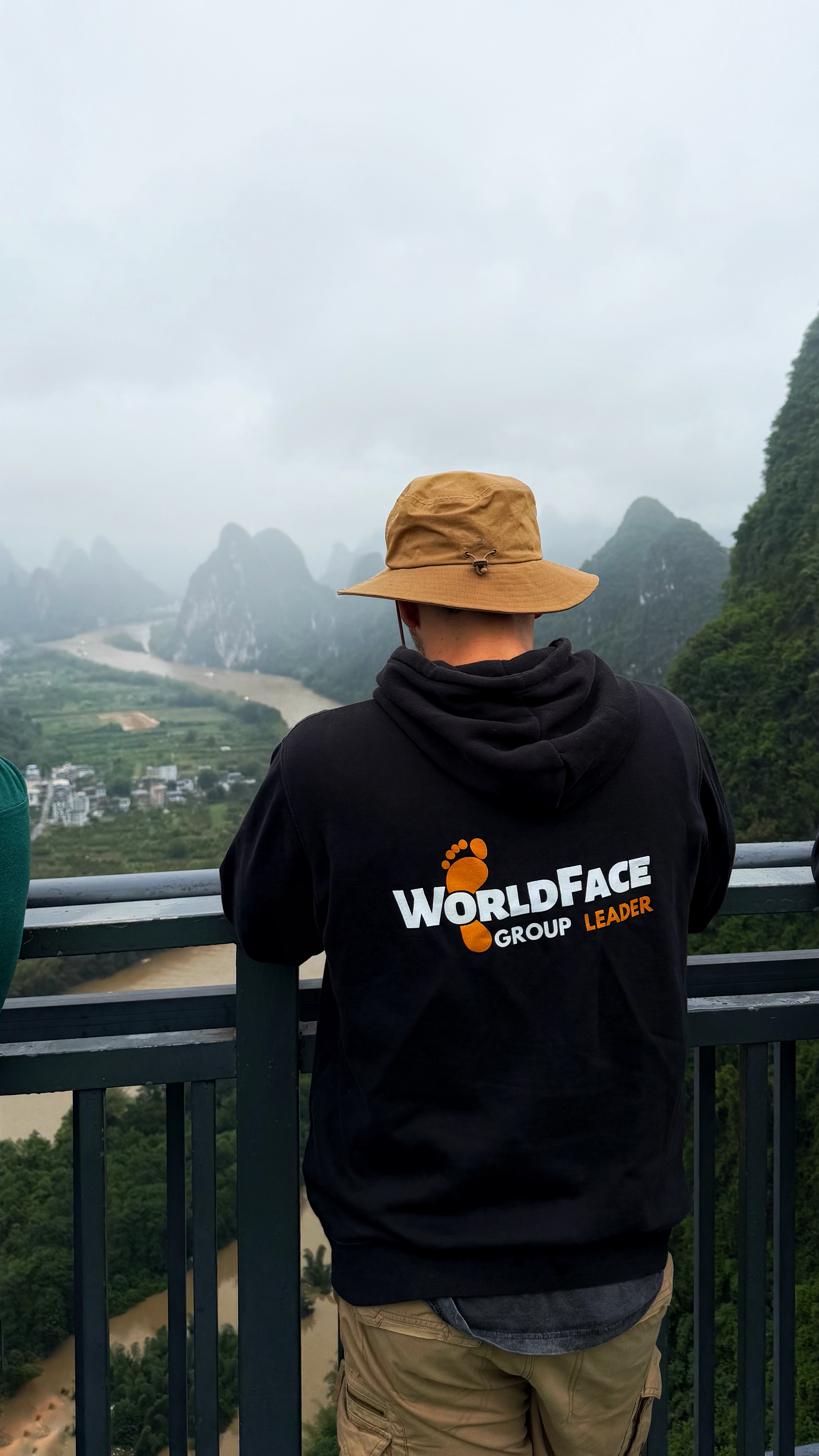 <p><strong style="background-color: rgb(239, 239, 239); color: rgb(0, 0, 0);">Cina Voyager: da Hong Kong a Pechino</strong></p>